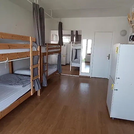 Ocean Nomads Hostel *