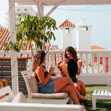 Ocean Nomads Hostel Costa Adeje (Tenerife)